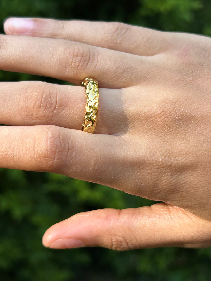 Layla Hammered Gold Band Ring